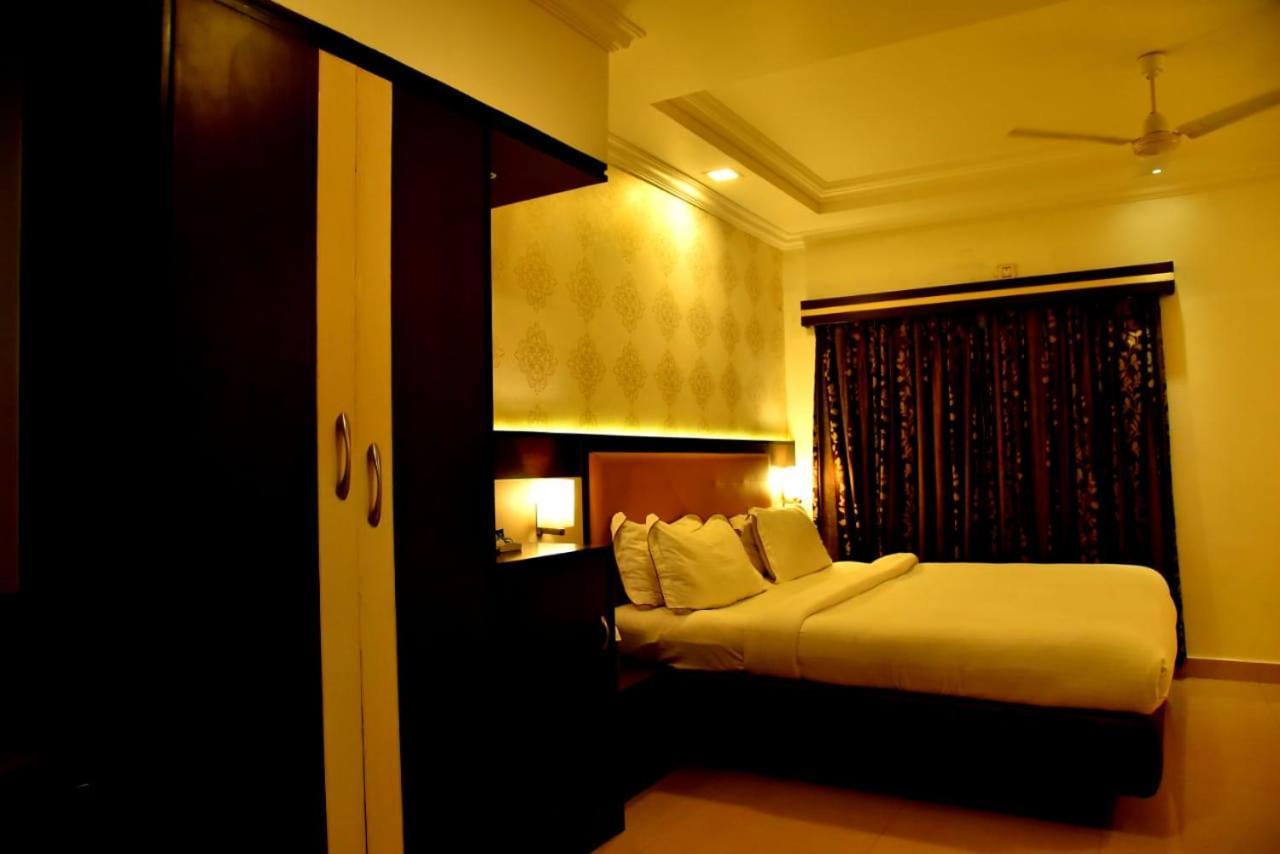 The Grand Krishna Luxury Hotel จิกมากาลูร์ ภายนอก รูปภาพ